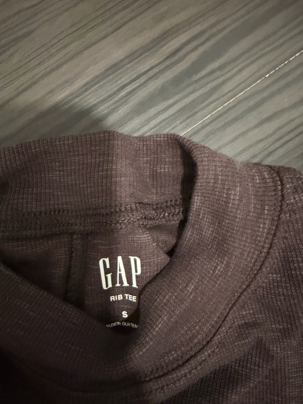 GAP Ribbed Tee in Plum